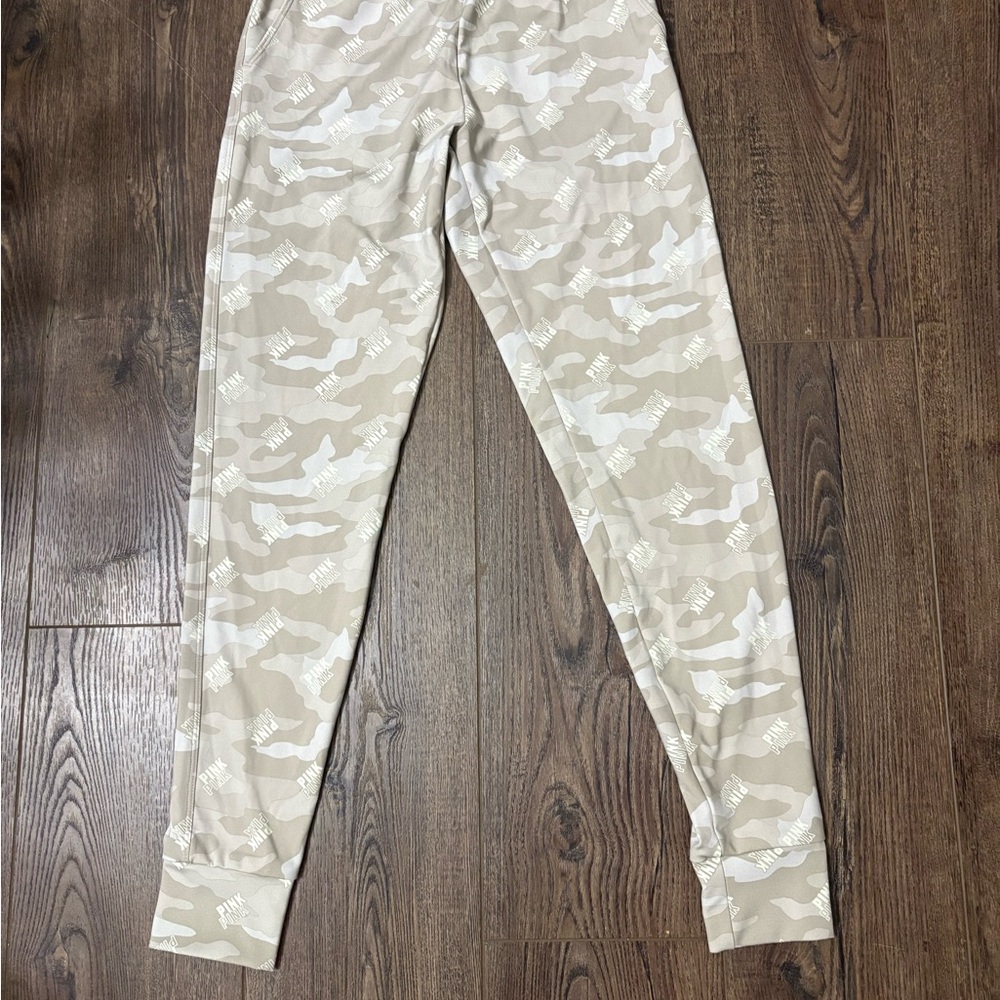 Victory Secret Camouflage  Joggers Women’s Size XS